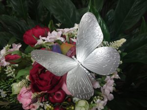 ほぼ原寸大に設計したアルミ製のオオゴマダラ