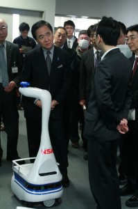 公開デモを視察した黒岩知事