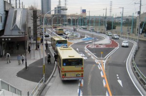 改修工事が完了した橋本駅南口