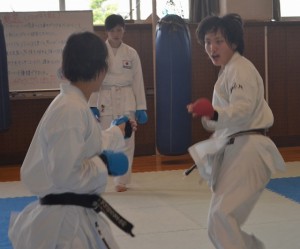 全国制覇目指す空手道部のメンバー