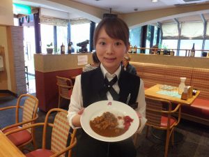 100円で提供されたチャリティーカレー