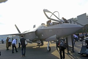 多くの来場者を惹きつけた「Ｆ－３５Ａ」の実物大模型
