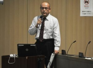 開発状況を話す向洋技研の関係者