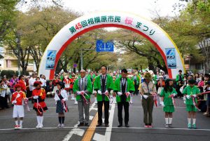 オープニングセレモニーのテープカット