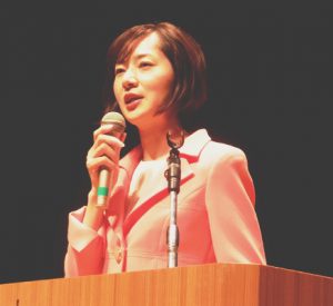 市内で講演を行った佐々木参議員