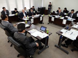企業関係者と意見を交えた懇話会