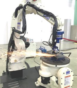 市内２事業所が提案する研磨ロボット