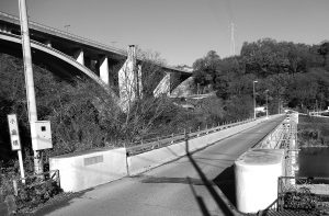 五輪自転車ロードレースのコースに入った旧小倉橋