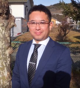 取材に応じた溝口市＝1月２８日