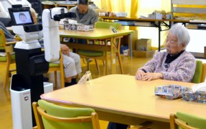 縁ＪＯＹで実証実験を行った生活支援ロボット「HSR」