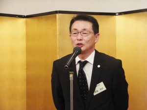 新会長就任のあいさつに立った桑島氏