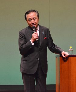 津久井の魅力を熱弁する黒岩知事