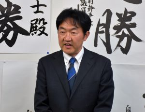 「勝利に対する執着が足りなかった」と話す小田氏＝本紙撮影